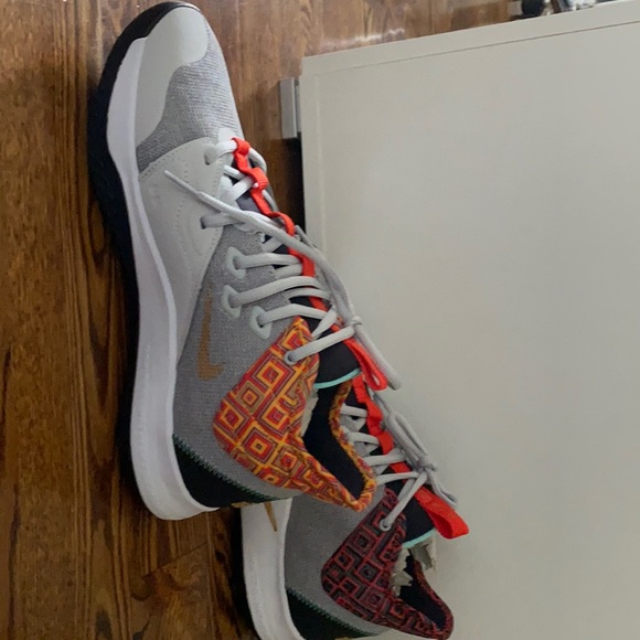 Brand New Nike PG 3 BHM Men’s Sneakers Size 10 - Picture 2 of 8